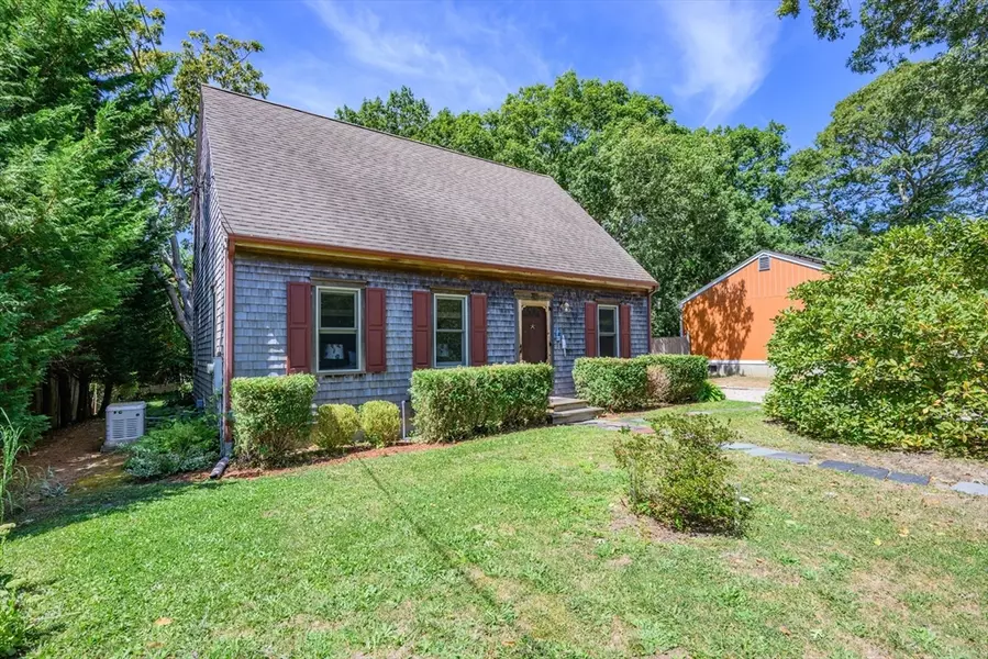 213 Hinckley Rd, Barnstable, MA 02601