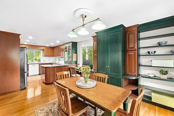 Norwell, MA 02061,131 Cross Street