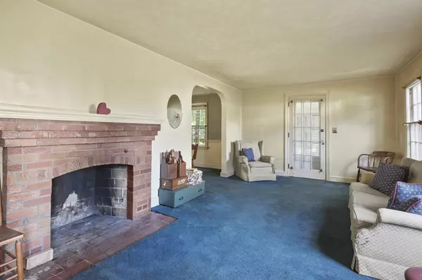 Auburn, MA 01501,13 Garden St