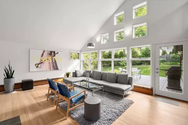 Brookline, MA 02467,76 Norfolk Rd