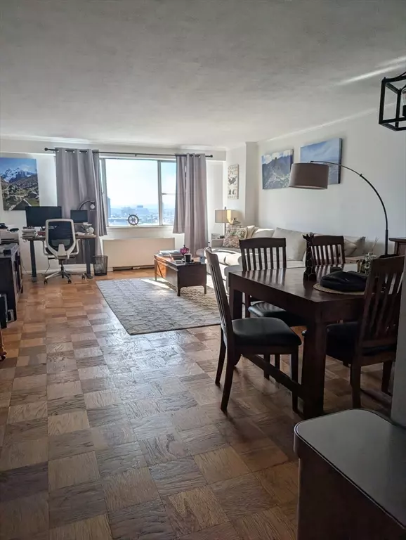 Boston, MA 02114,8 Whittier Place #23J