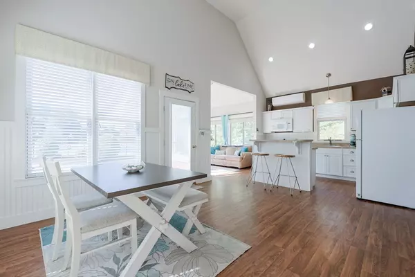 Westford, MA 01886,2 Courtview Ln #2