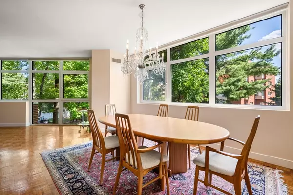 Newton, MA 02467,77 Florence St #211N