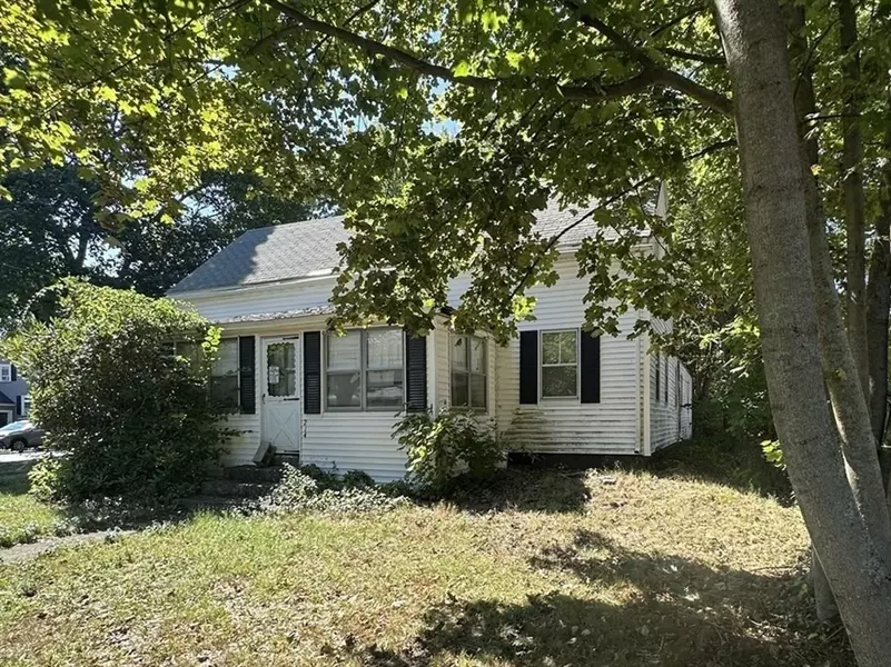 214 Vernon St, Wakefield, MA 01880