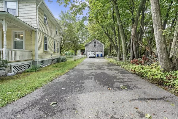 Seekonk, MA 02771,72 School Street