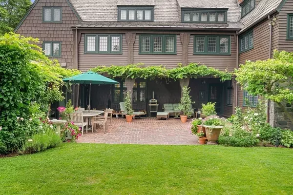 Cambridge, MA 02138,84 Garden St