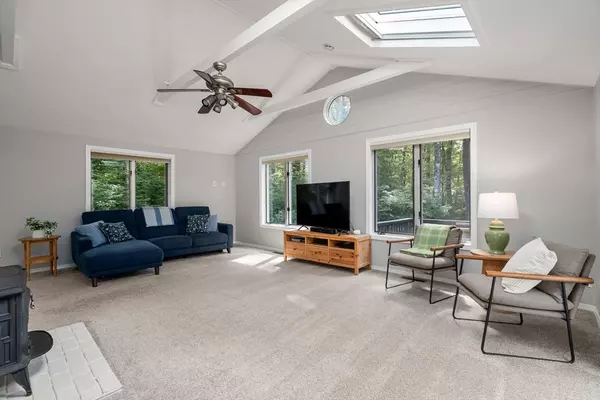 Sudbury, MA 01776,73 Willow Rd