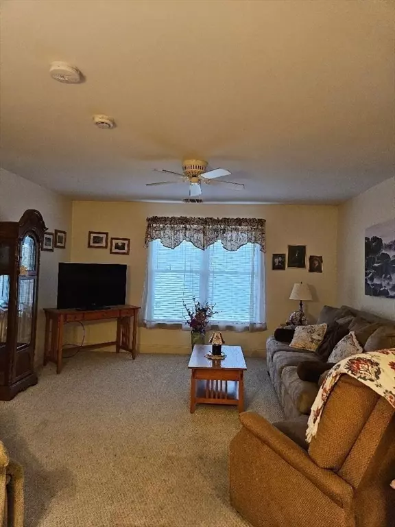 Sturbridge, MA 01518,7 Crescent Way #315