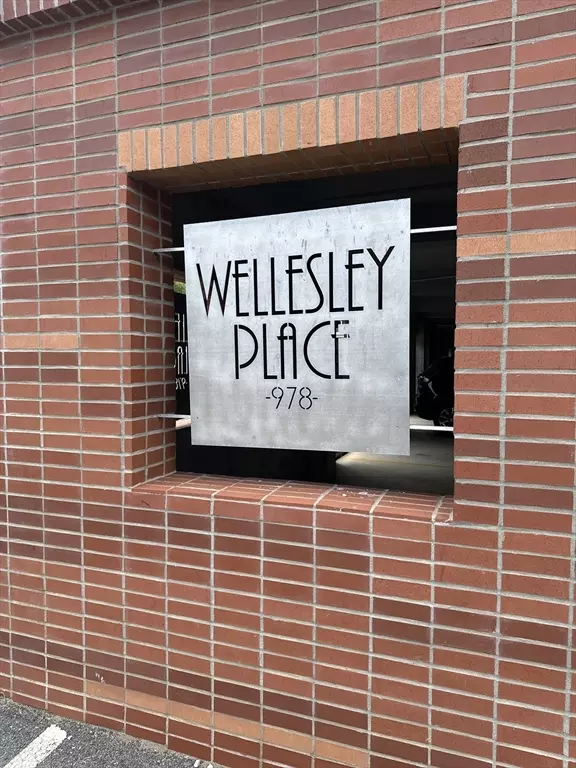 Wellesley, MA 02482,978 Worcester Street #303