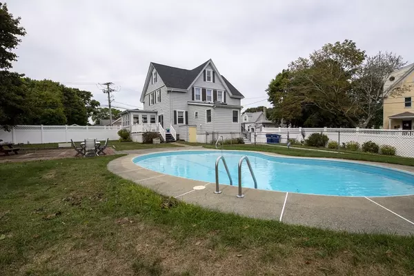 Fairhaven, MA 02719,233 Adams St