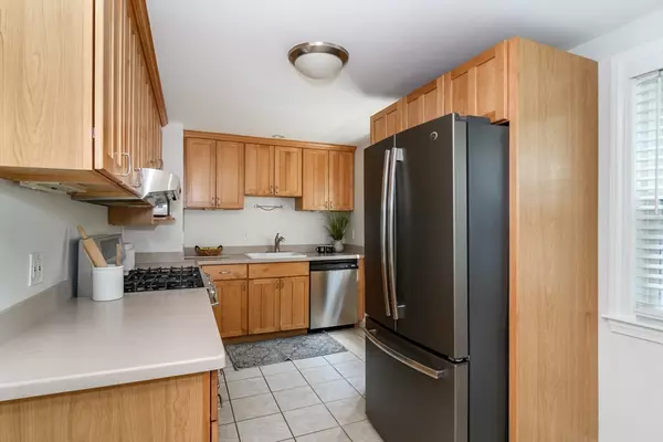 Natick, MA 01760,4 Pryor Rd