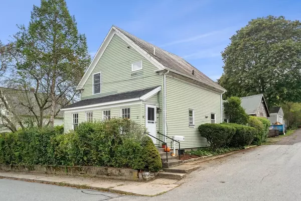 Ipswich, MA 01938,22 Brownville Ave
