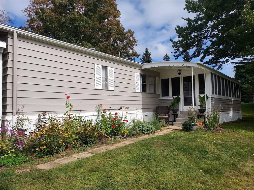 Wales, MA 01081,34 Cedar Ln