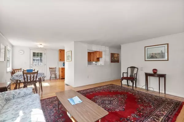 Falmouth, MA 02536,7 Yale Dr