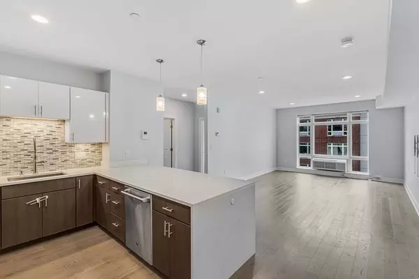 Quincy, MA 02169,2 Cliveden St #305E