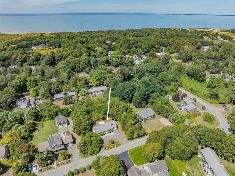 8 Hofe Rd, Orleans, MA 02653