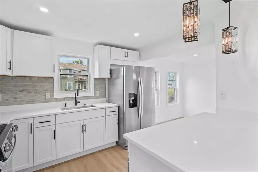 41 S Lincoln St, Haverhill, MA 01835