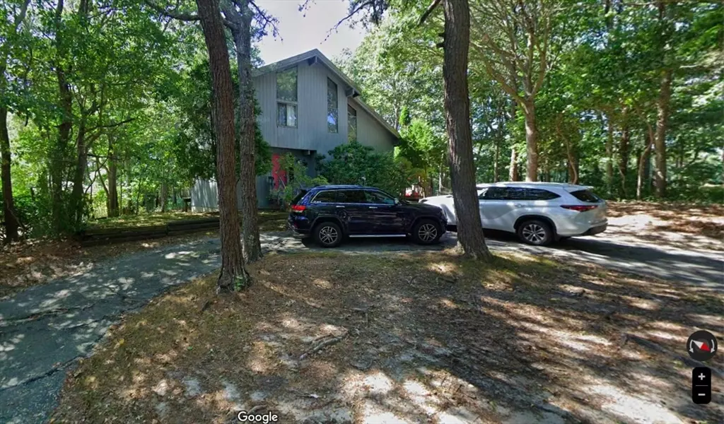 51 Fairway Ln, Mashpee, MA 02649