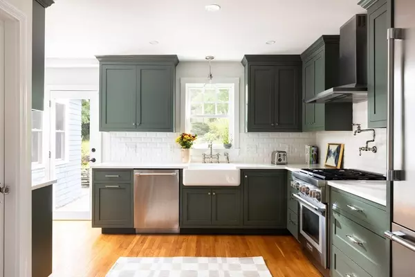Brookline, MA 02467,18 Wolcott Rd