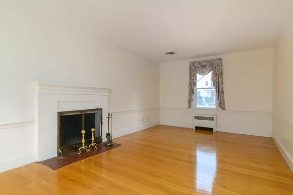 Newton, MA 02459,46 Roosevelt Rd