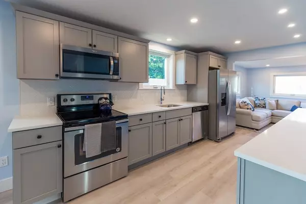Plymouth, MA 02360,18 Beach St #1