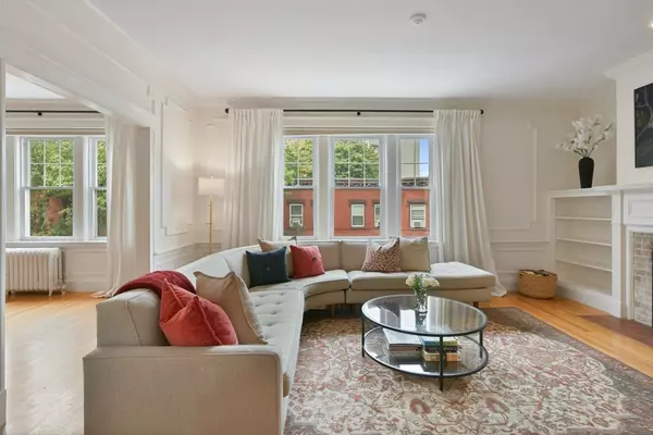 Brookline, MA 02446,125 Park St #6