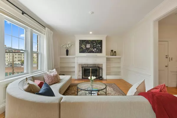 Brookline, MA 02446,125 Park St #6