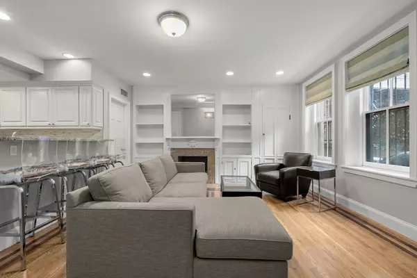 Boston, MA 02116,127 Beacon St #2