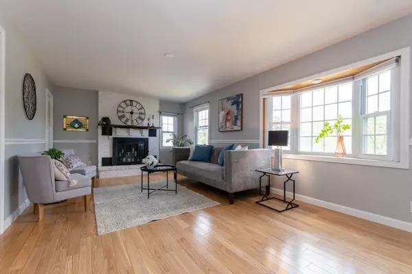 Burlington, MA 01803,33 Lantern Ln