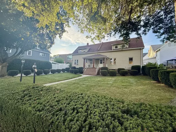 Newton, MA 02458,33-35 Clinton St