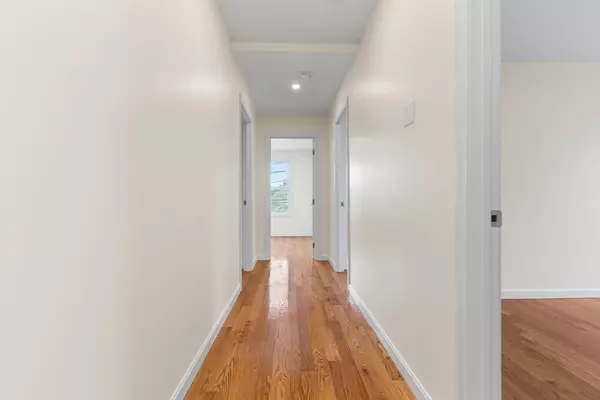 Malden, MA 02148,1 Glenwood Street #3