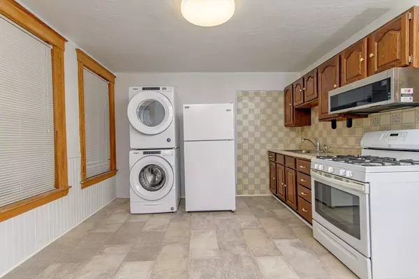 Webster, MA 01570,79 School #2FL RL