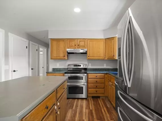 Sunderland, MA 01375,188 N Main St