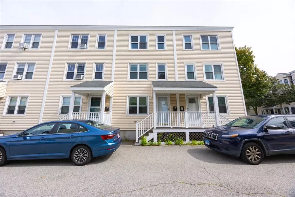 Boston, MA 02127,210 W 6th St #210