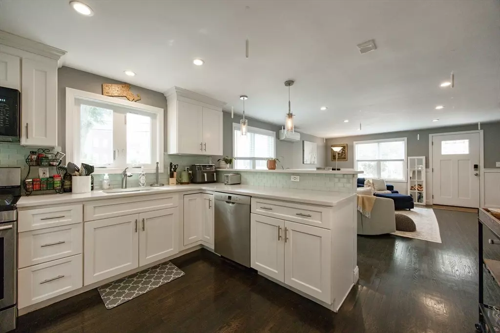 Boston, MA 02127,212 W 6th St #212