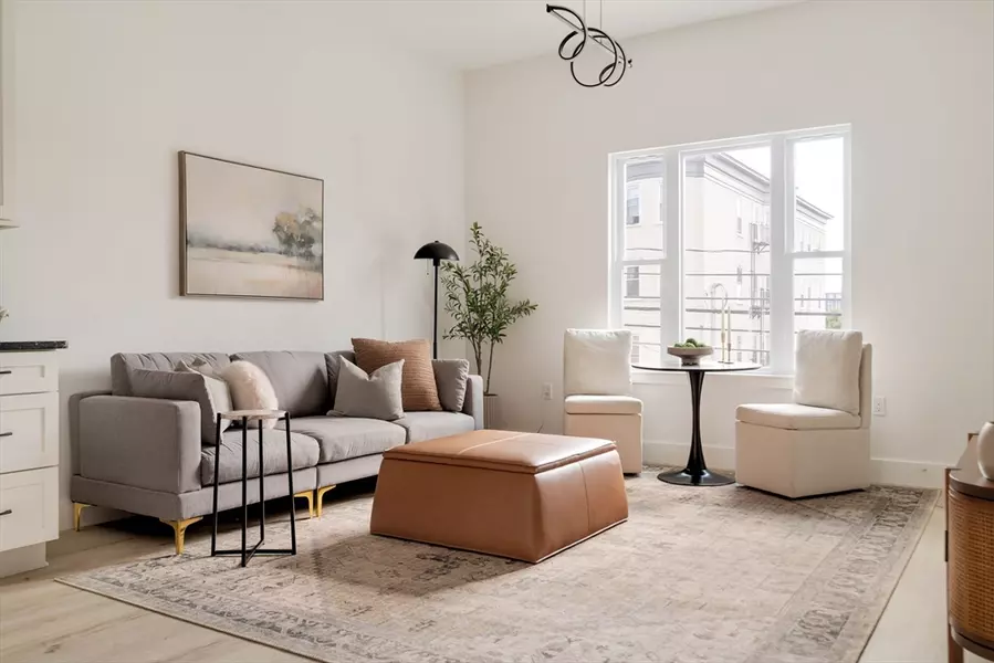 275 Washington Ave #2, Chelsea, MA 02150