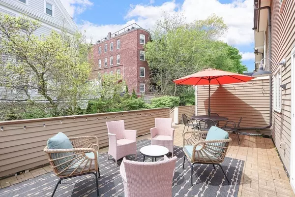 Brookline, MA 02445,626 Washington Street #3