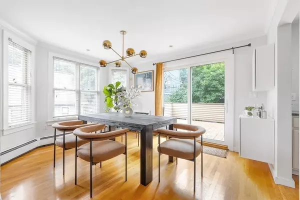 Brookline, MA 02445,626 Washington Street #3