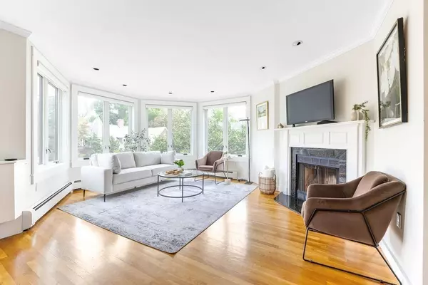 Brookline, MA 02445,626 Washington Street #3