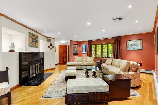 Lexington, MA 02420,6 Maureen Rd