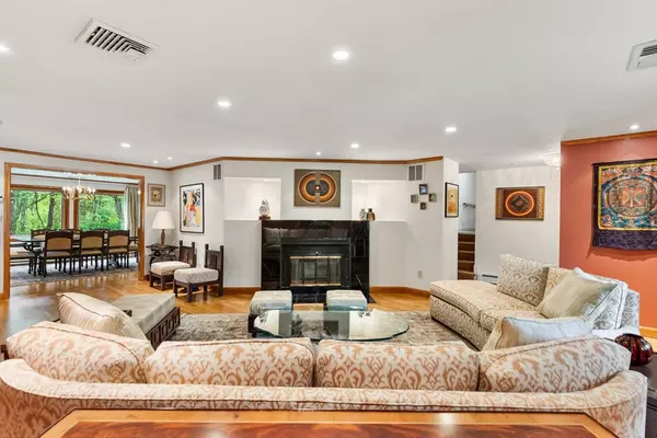 Lexington, MA 02420,6 Maureen Rd