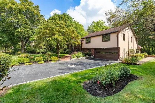 Lexington, MA 02420,6 Maureen Rd