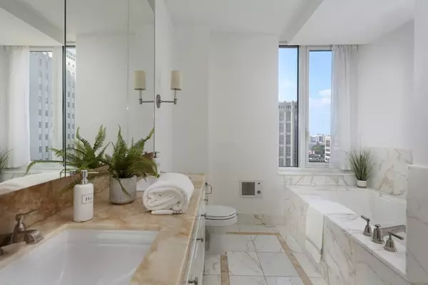 Boston, MA 02116,400 Stuart St #23E