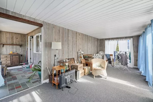 Westfield, MA 01085,386 Hillside Rd