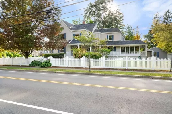 Needham, MA 02492,719 Webster St