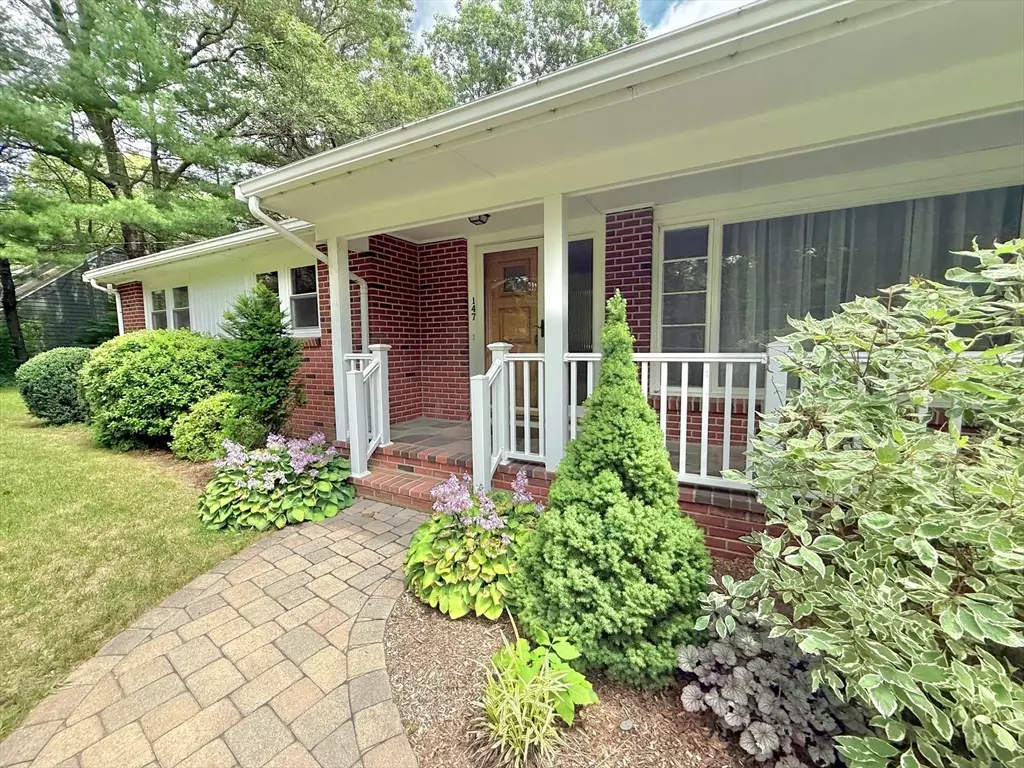 Westwood, MA 02090,147 Mill St