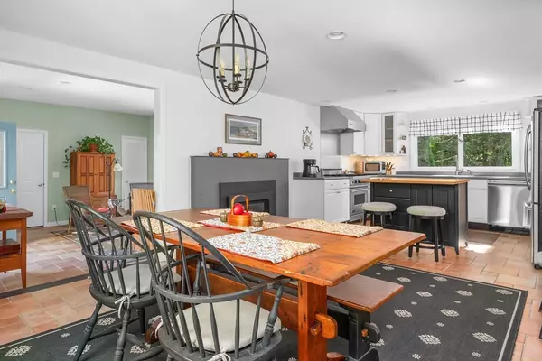 70 Acre Hill Rd, Barnstable, MA 02630