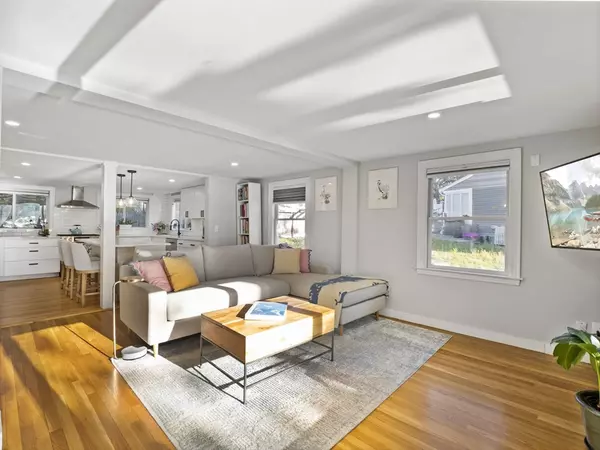 North Reading, MA 01864,10 Voke St