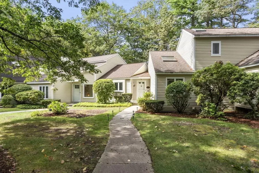 18B Pilgrim Dr #24, Westford, MA 01886