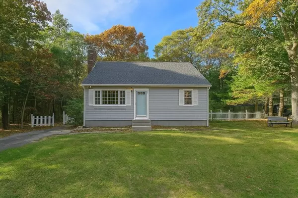 Falmouth, MA 02536,49 Saint Marks Rd